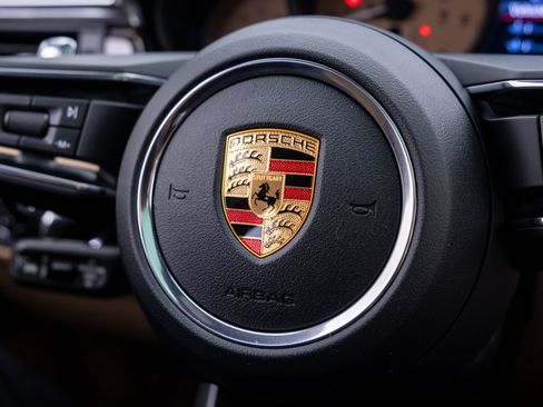 Used 2026 Porsche Macan AWD/4WD image 31