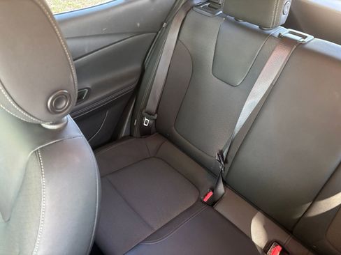 Used 2025 Buick Encore GX Preferred FWD image 40