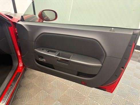 Used 2010 Dodge Challenger R/T RWD image 15