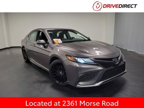 Used 2022 Toyota Camry XSE FWD image 1