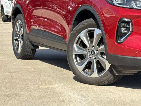 Used 2023 Ford Escape Platinum w/ Premium Technology Package image 3