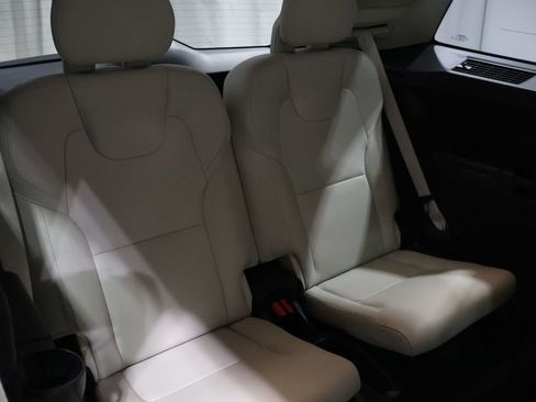 Used 2020 Volvo XC90 T6 Momentum image 21