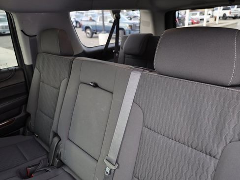 Used 2017 GMC Yukon XL SLE w/ SLE Value Package image 18