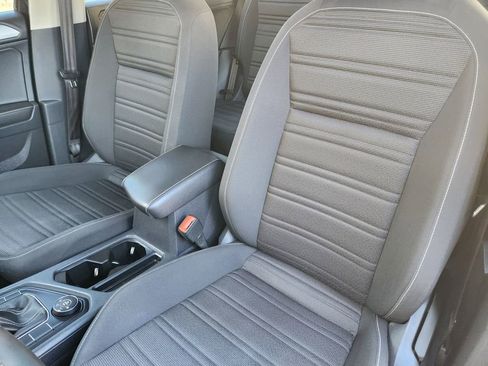 Certified 2024 Volkswagen Tiguan S image 8