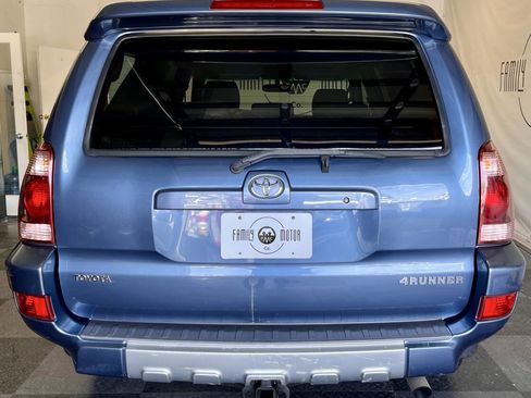 Used 2004 Toyota 4Runner SR5 AWD/4WD image 3