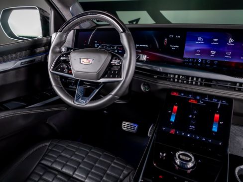 Used 2025 Cadillac Escalade V w/ LPO, ONYX Package AWD/4WD image 7