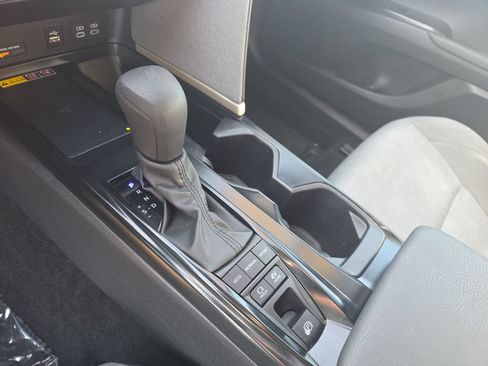 Used 2025 Toyota Camry LE FWD image 22