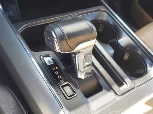 Used 2022 Ford F150 Lariat w/ Max Trailer Tow Package image 27