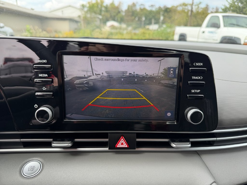 Used 2021 Hyundai Elantra SEL w/ Convenience + Premium Package FWD image 18