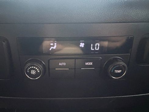 Used 2016 GMC Yukon XL SLE w/ HD Trailering Package image 15