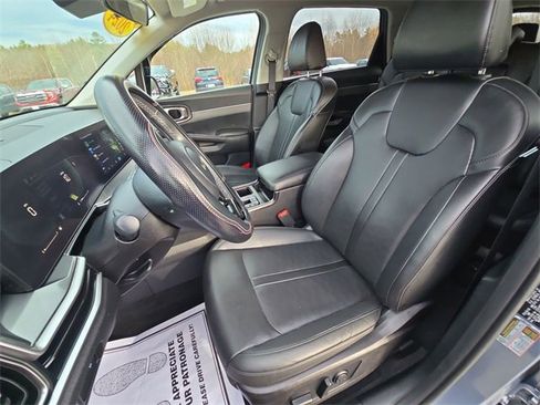 Used 2024 Kia Sorento S image 20