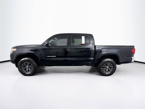 Used 2020 Toyota Tacoma SR5 RWD image 12