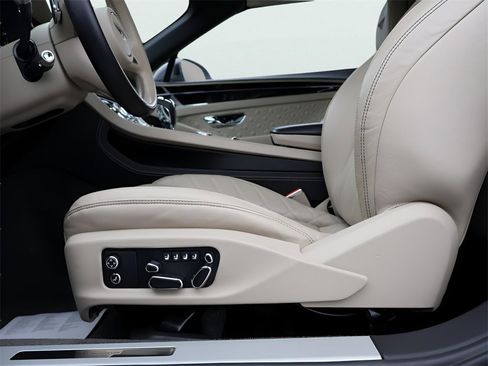 Used 2022 Bentley Continental GT image 39