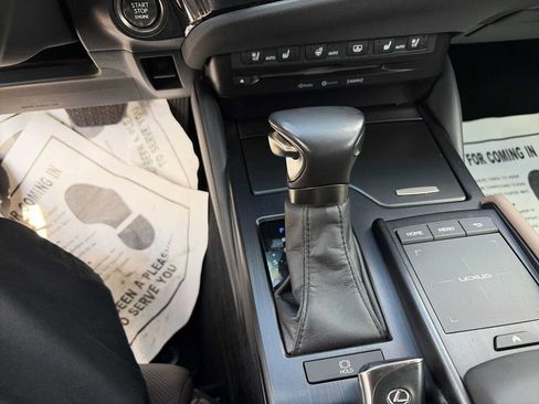 Used 2022 Lexus ES 350 w/ Luxury Package FWD image 21
