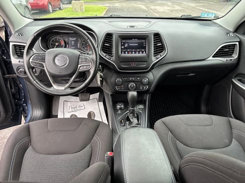 Used 2020 Jeep Cherokee Latitude w/ Cold Weather Group AWD/4WD image 26