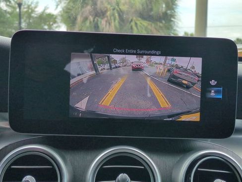 Used 2020 Mercedes-Benz GLC 300 4MATIC image 21