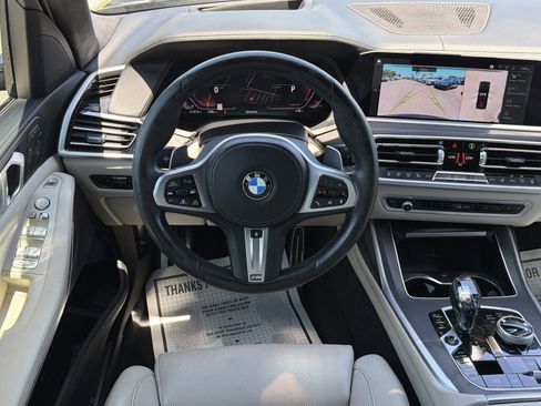 Used 2022 BMW X7 xDrive40i w/ M Sport Package AWD/4WD image 15