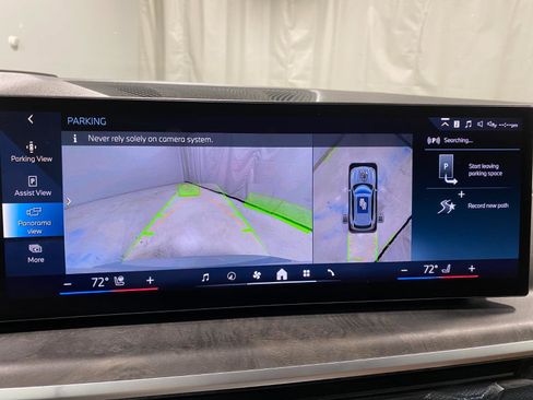 Used 2025 BMW X5 xDrive50e w/ M Sport Package image 12