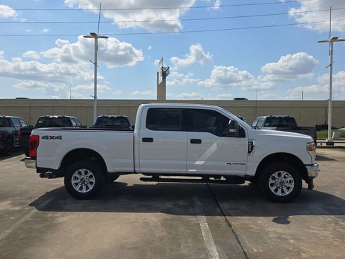 Used 2021 Ford F250 XLT AWD/4WD image 2