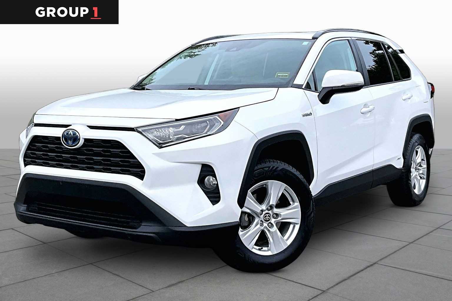 Used 2021 Toyota RAV4 XLE w/ Convenience Package AWD/4WD image 1