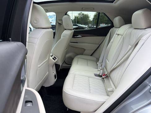 Used 2023 Buick Envision Avenir FWD image 32