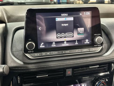Used 2023 Nissan Rogue SL image 19