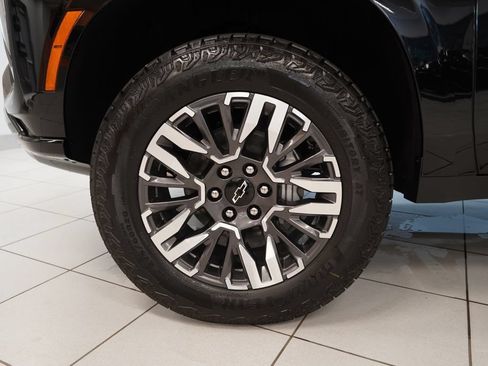 New 2026 Chevrolet Tahoe Z71 w/ Comfort Package AWD/4WD image 19
