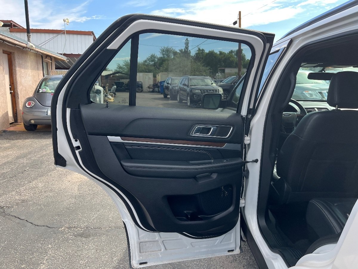 Used 2019 Ford Explorer Limited w/ Class III Trailer Tow Package FWD image 15