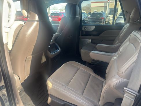Used 2022 Lincoln Navigator L Reserve image 8