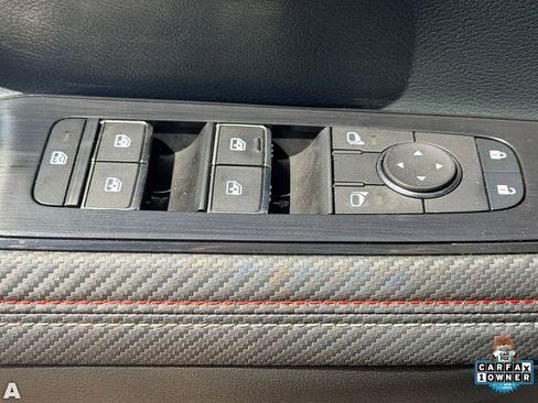 Used 2025 Nissan Kicks SR w/ SR Premium Package FWD image 14