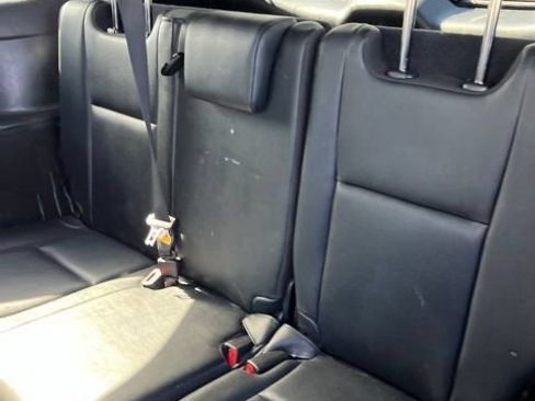 Used 2019 Toyota Highlander XLE w/ Carpet Mat Package (TMS) FWD image 10
