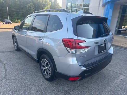Used 2019 Subaru Forester Premium w/ All-Weather Package AWD/4WD image 4