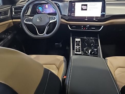 New 2026 Volkswagen Atlas Cross Sport SE image 25
