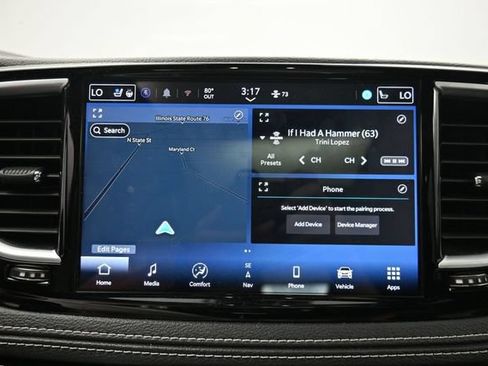 Used 2025 Chrysler Pacifica Limited FWD image 25