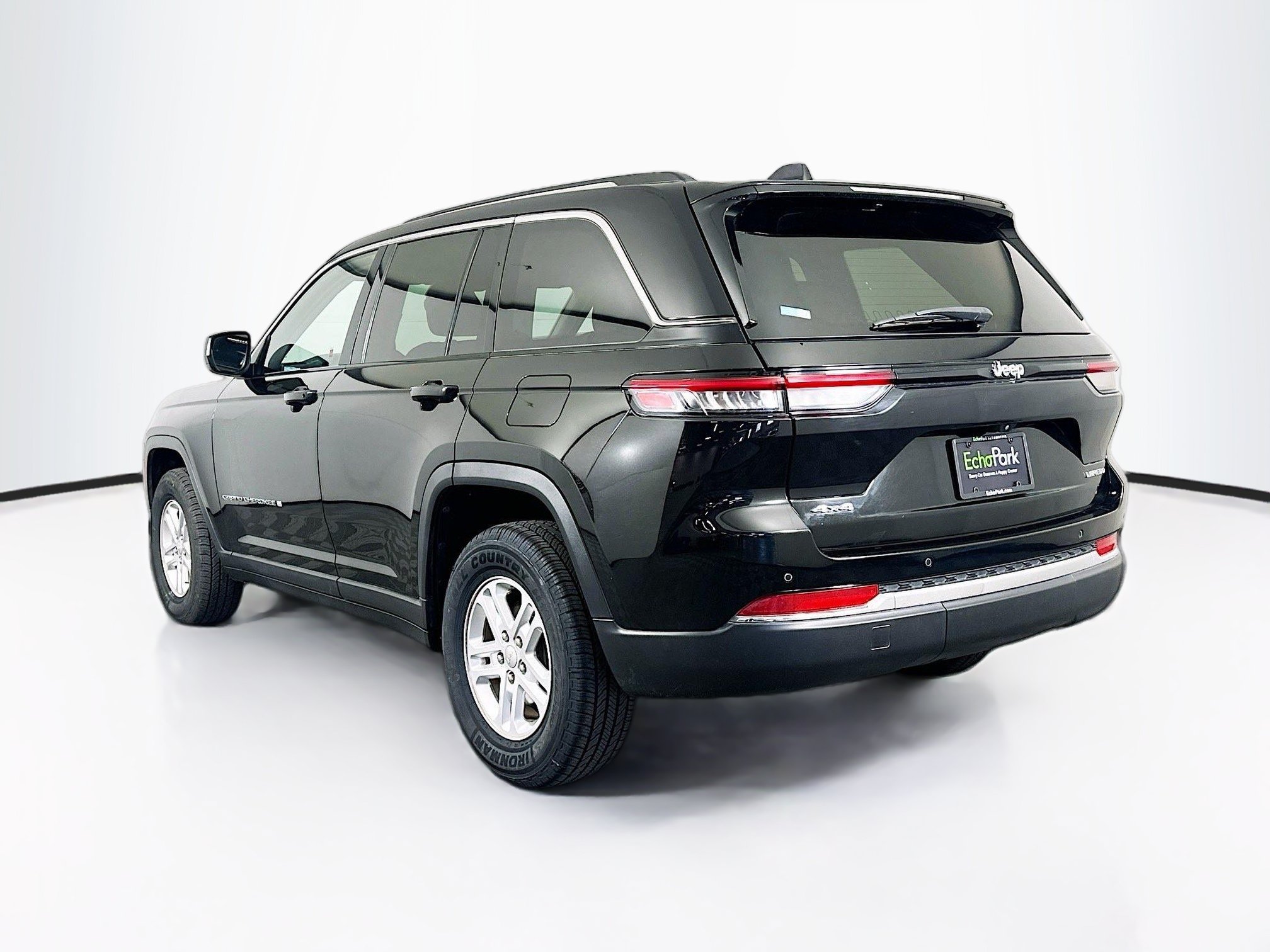 Used 2022 Jeep Grand Cherokee Laredo w/ Luxury Tech Group I AWD/4WD image 5