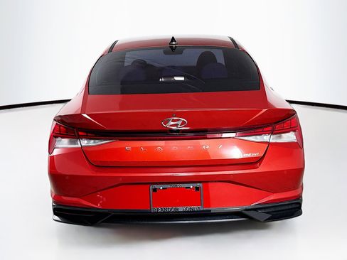 Used 2021 Hyundai Elantra Limited image 32