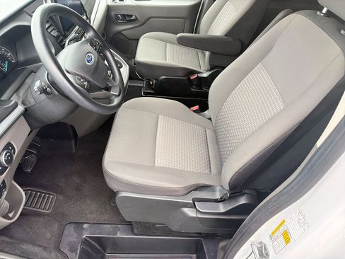 Used 2024 Ford Transit 350 XLT RWD image 5