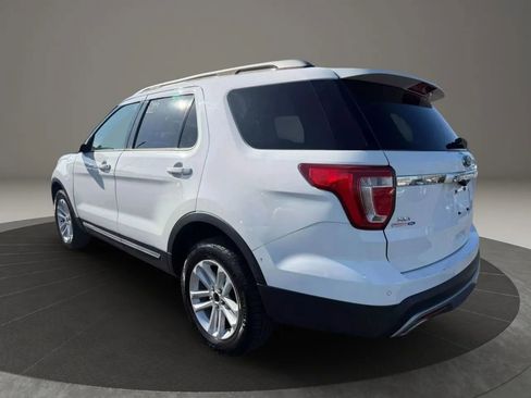 Used 2017 Ford Explorer XLT AWD/4WD image 7