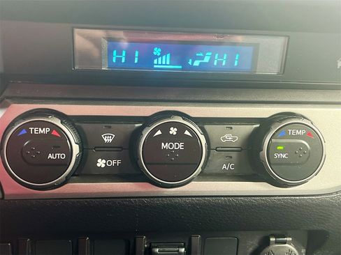 Used 2022 Toyota Tacoma SR image 15