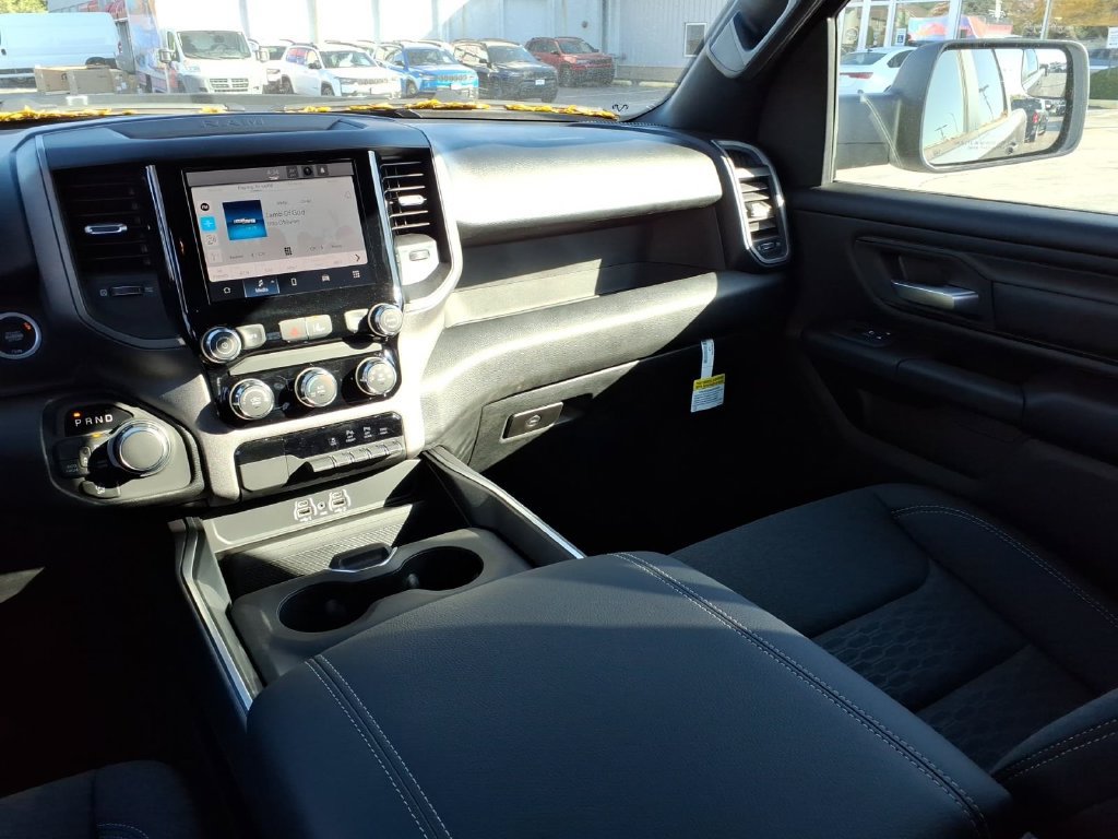 New 2027 RAM 1500 Express AWD/4WD image 14