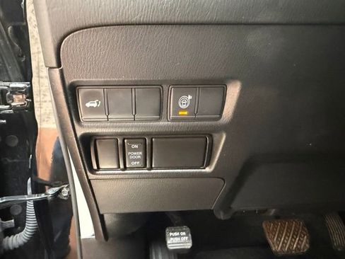 Used 2022 Nissan Armada SL w/ Captain's Chairs Package image 23