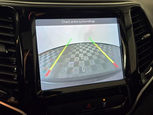 Used 2022 Jeep Cherokee Limited image 29