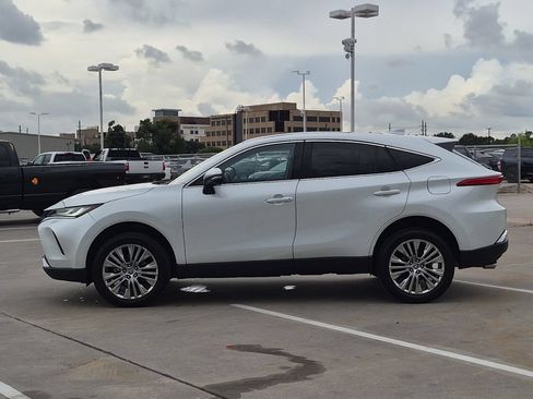 Used 2024 Toyota Venza Limited AWD/4WD image 3