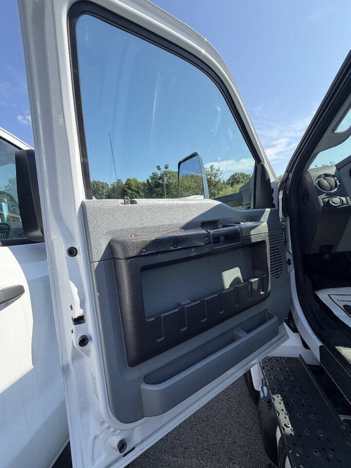 Used 2022 Ford F650 2WD Regular Cab Super Duty image 37