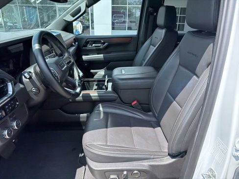 Used 2025 GMC Yukon Denali RWD image 5