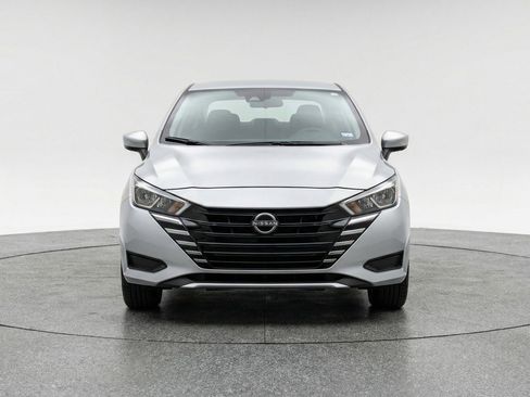 Used 2025 Nissan Versa SV FWD image 2