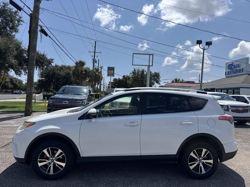 Used 2017 Toyota RAV4 XLE FWD image 4