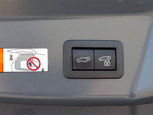 Used 2023 Toyota Prius Limited w/ Limited Premium Package image 7