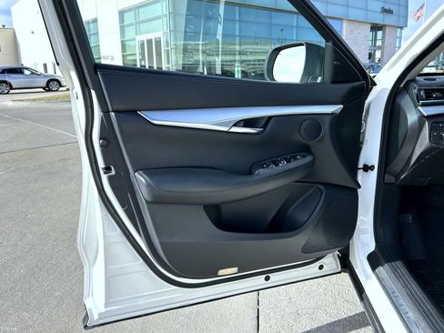 Used 2020 INFINITI QX50 Luxe w/ Navigation Package image 9