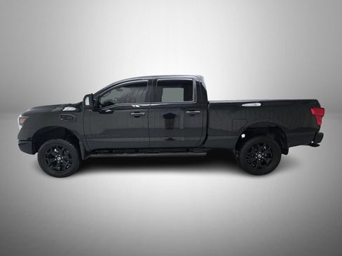 Used 2019 Nissan Titan SV w/ SV Convenience Package image 8